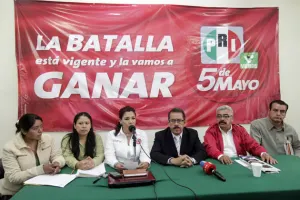 Ex empleados del DIF denuncian despidos injustificados por simpatías con el PRI