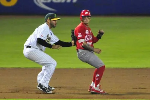 Pericos recibe a los Escarlatas