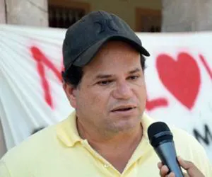 Ejecutan a comunero en pleno programa de radio en Sinaloa
