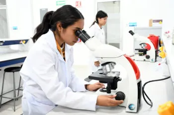 Obtiene Ingeniería Biomédica dictamen que avala su calidad académica