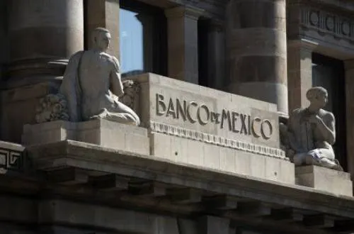 Banxico no bajaría tasa y hasta la subiría en 2018