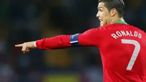 Técnico de Portugal se preocupa por equipo entero, no sólo por CR7