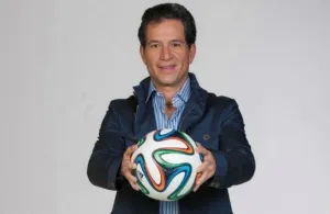 Javier Alarcón, fuera de Televisa; Francisco Javier González, al relevo