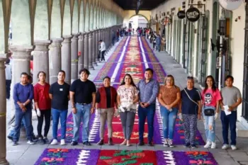 Encabeza Tonantzin Fernández la colocación de la alfombra monumental de Semana Santa en San Pedro Cholula