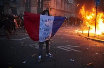 Protestas en Francia tras la muerte de Nahel: familia rechaza la violencia y pide cambios en el uso de la fuerza policial
