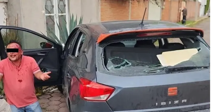 Acepta iPhone como pago de un remolque y luego se arrepiente; termina en riña