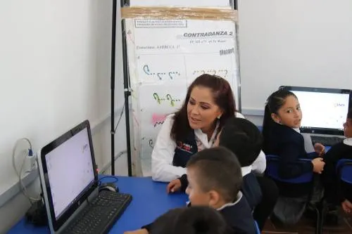 Dinorah López de Gali inauguró el aula de medios en preescolar “Vicente Suárez”
