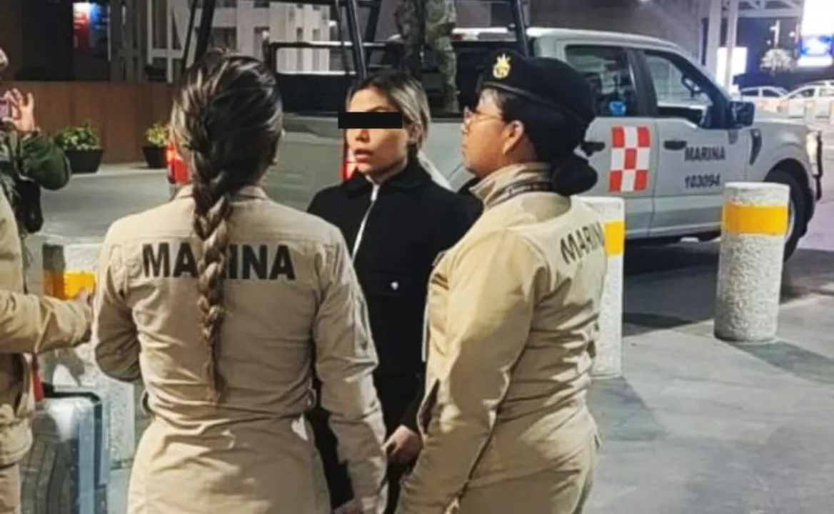 Detienen a colombiana con cocaína oculta en cosméticos en el AICM