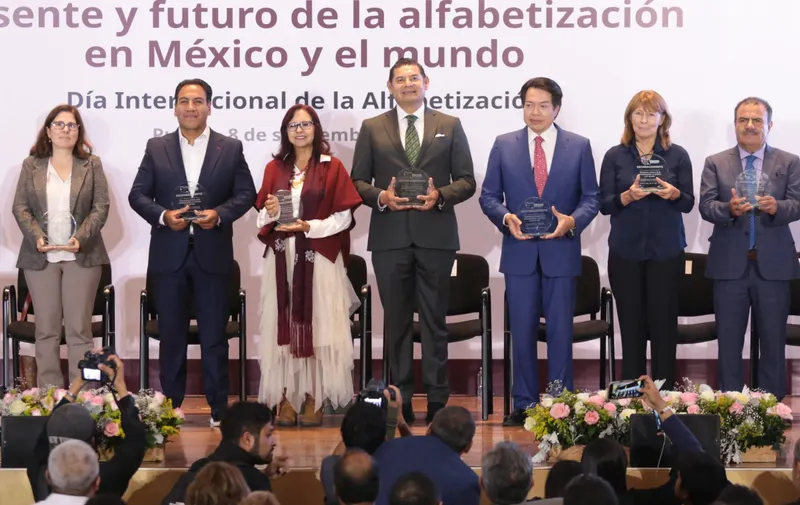 Con la presidenta Sheinbaum, México levantará la Bandera Blanca: Mario Delgado