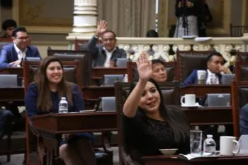Promueven iniciativa en el Congreso de Puebla para la protección de migrantes poblanos