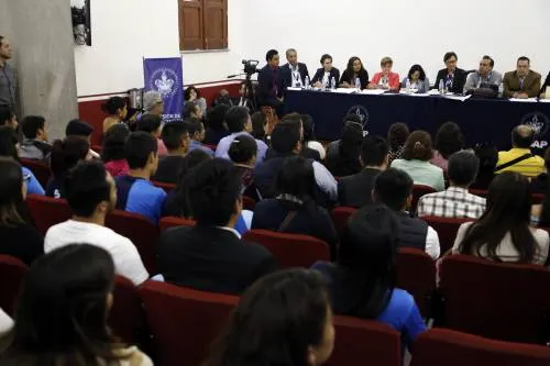 Esparza competirá con cuatro candidatos por la rectoría