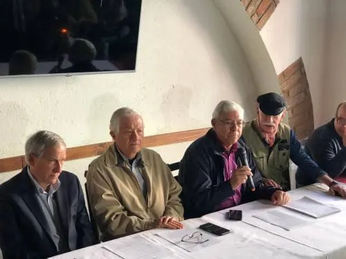 SUMAMOS postula a Enrique Cárdenas y Gabriel Hinojosa para interinos