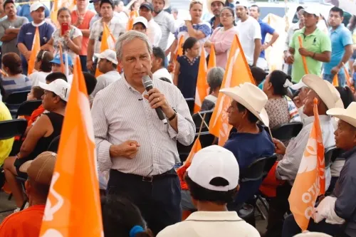 Campaña de Cárdenas camina sin empatía con panistas y reculando sus críticas vs. el morenovallismo
