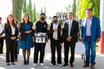 Encabeza Edmundo Tlatehui ceremonia cívica en la Primaria Oficial Justo Sierra, en San Antonio Cacalotepec