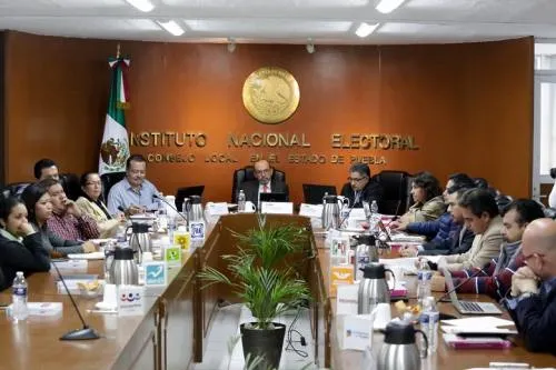 INE aprueba lista de consejeros distritales pese a señalamientos de filiación partidista