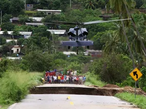 “Manuel” impacta norte de Sinaloa luego de convertirse en huracán
