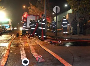 Bomberos sofocaron incendio en una taquería de Amozoc