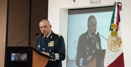 Reportan traslado del general Salvador Cienfuegos a Nueva York