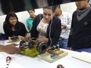 Presentan alumnos de Mecatrónica UTTECAM proyectos innovadores
