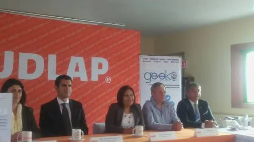 Aumentan 30% las descargas de aplicaciones entre los jóvenes: Especialista