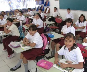 Habrá labores normales en escuelas este 12 de octubre: SEP