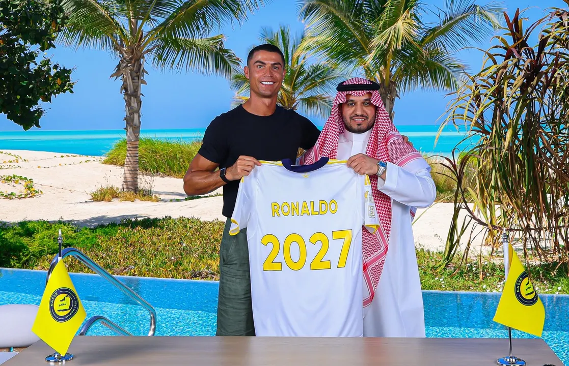 Cristiano Ronaldo renueva con Al Nassr hasta 2027 y buscará llegar a los mil goles