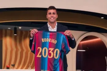 Rodri ya es del Barcelona: el campeón del mundo deja al Manchester City y firma hasta 2030
