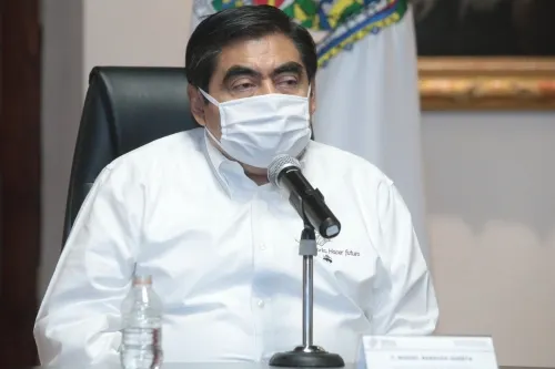 Pide Barbosa a normalistas de Teteles abandonar sus prácticas de tomar casetas y autobuses