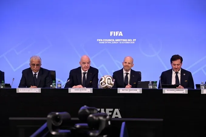 FIFA cancela el plan para vender participaciones del Mundial e Infantino reconoce errores