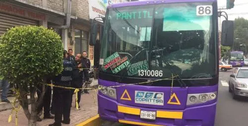 Delincuente muere a manos de justiciero que frustró asalto en transporte público en CDMX