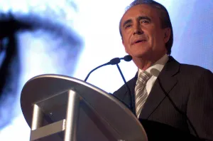 Asaltan a Pedro Ferriz en plena grabación de Periscope