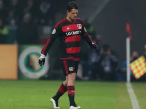 Pronostican baja de dos semanas para ‘Chicharito’