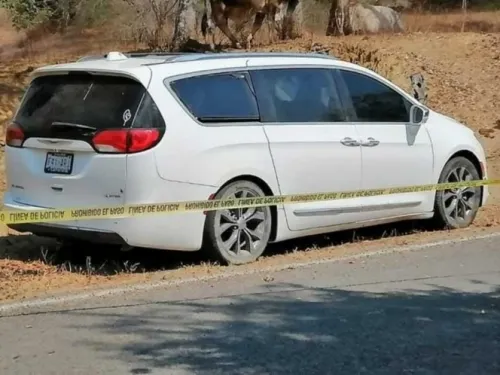 Localizan camioneta con varios cadáveres en Manzanillo