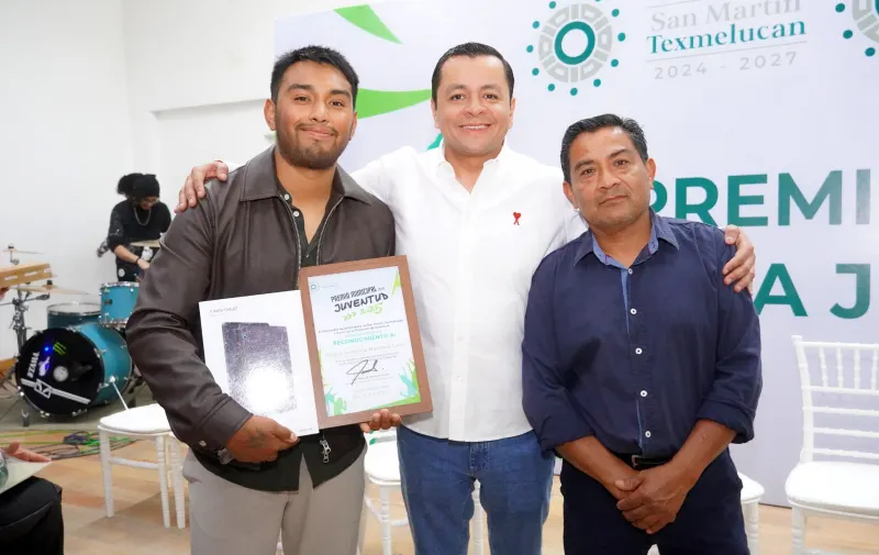 Gobierno municipal entregó Premio de la Juventud Texmeluquense 2025