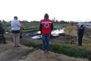 Toma clandestina provoca fuga de combustible en San Lucas Atoyatenco