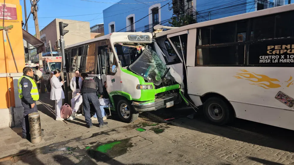 Choque unidades de transporte público