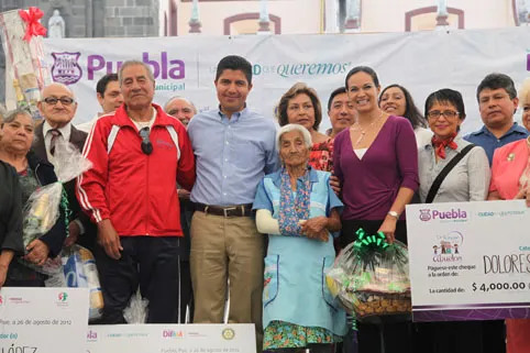 Premian a ganadores de concurso a favor de los adultos mayores