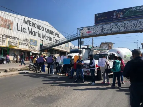 Tras robo al preescolar Frida Kahlo, se manifiestan en San Francisco Totimehuacán