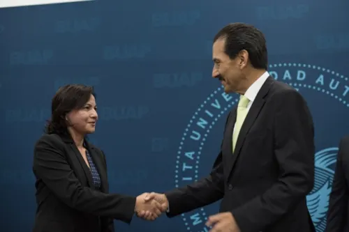 FCE de la BUAP, calidad que se refleja en la competencia profesional de sus estudiantes: Esparza