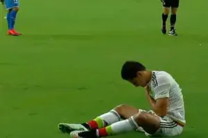 Confirman fractura de clavícula de ‘Chicharito’