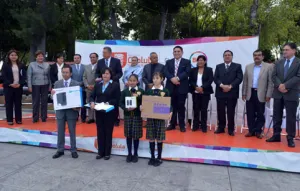 Premia San Pedro Cholula a escolares que desfilaron