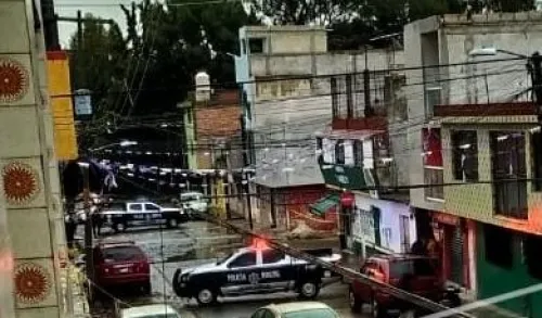 Balean fachada de una casa en San Martín Texmelucan