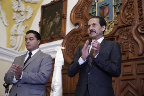 Rector Alfonso Esparza asegura que será neutral con los candidatos