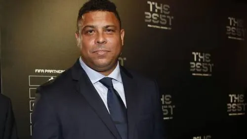 El brasileño Ronaldo recibe el alta tras cuatro días ingresado