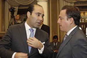 Tachan de populista propuesta de apoyo a estudiantes de bajos recursos