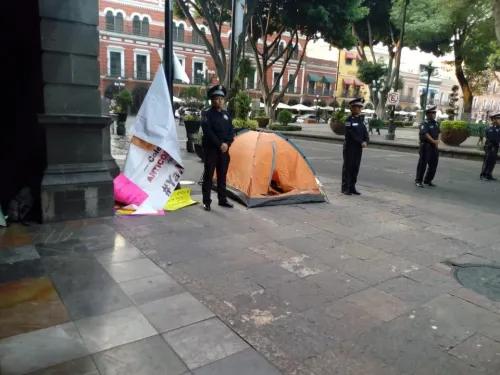 Payasos se mantendrán en plantón por tiempo indefinido