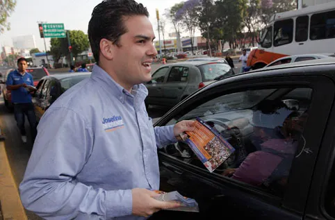 Juan Carlos Mondragón divide al PAN