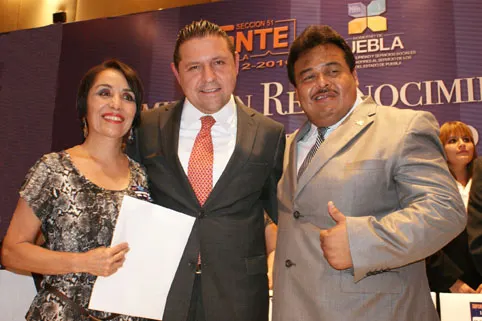 ISSSTEP y Sección 51 del SNTE reconocen labor de trabajadores