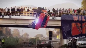 VIDEO: Piloto logra espectacular giro de 360 grados en su auto