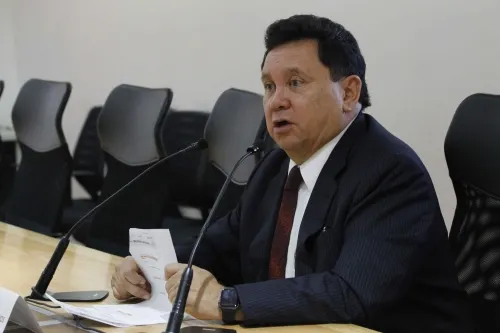Héctor Alonso se niega a recibir cursos de Conapred